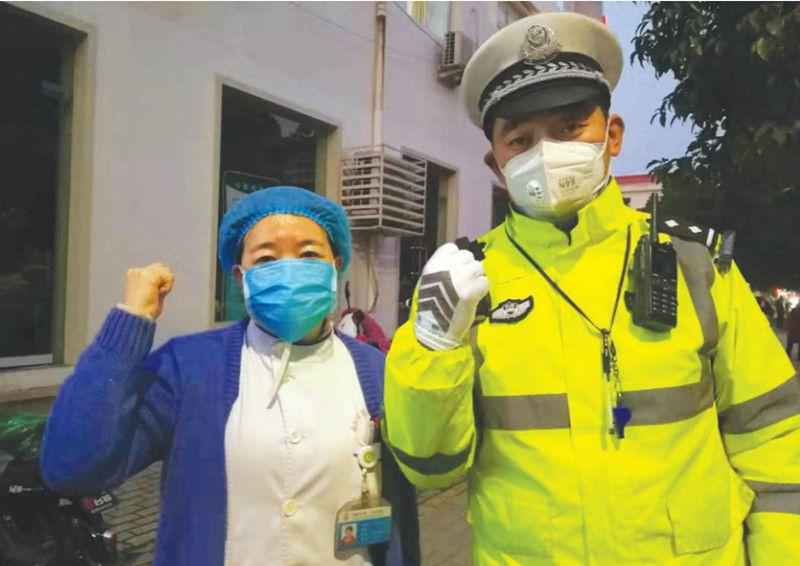 夫妻档、父子兵、姐妹花……他们的抗疫故事动人心
